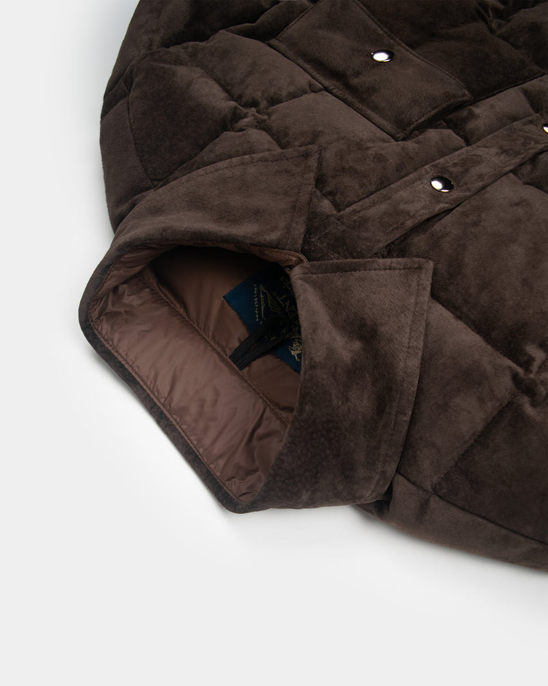 2000 Closeup of Down Shirt in Suede Collar