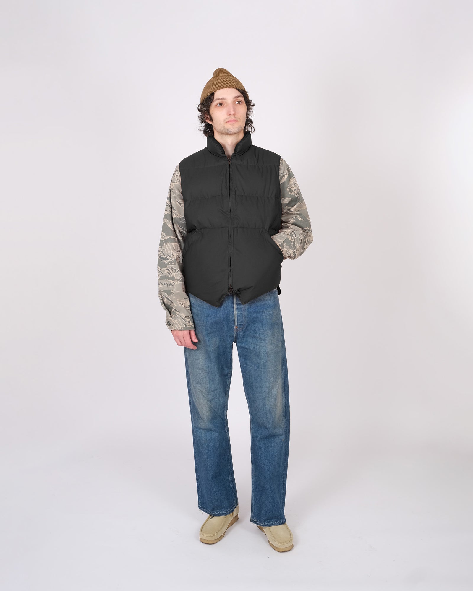 トップス TheThreeRobbers PROCESS DOWN VEST 40 トップス TheThreeRobbers PROCESS DOWN VEST 40 Work Vests