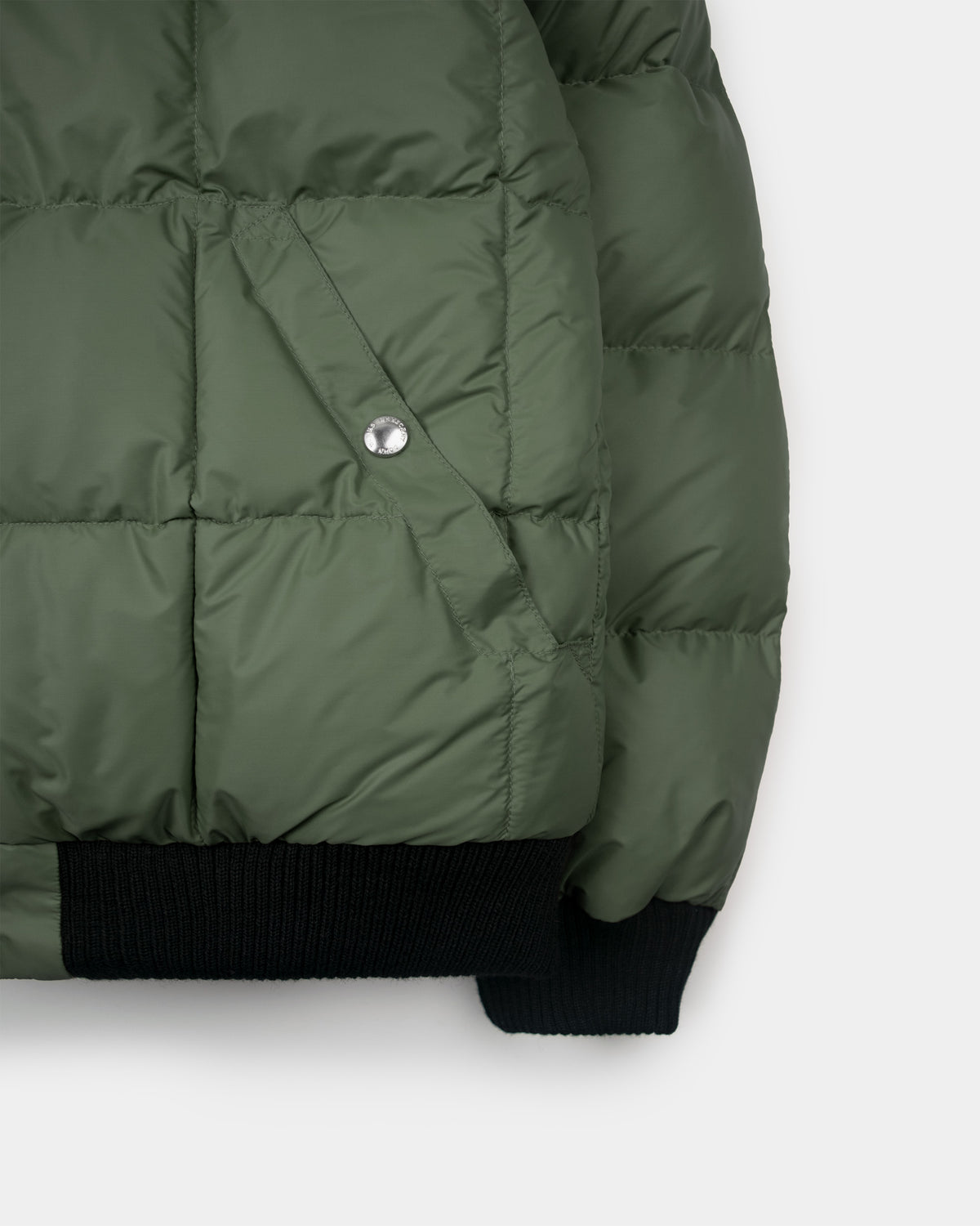 Down Bomber - Reversible - Black and Olive