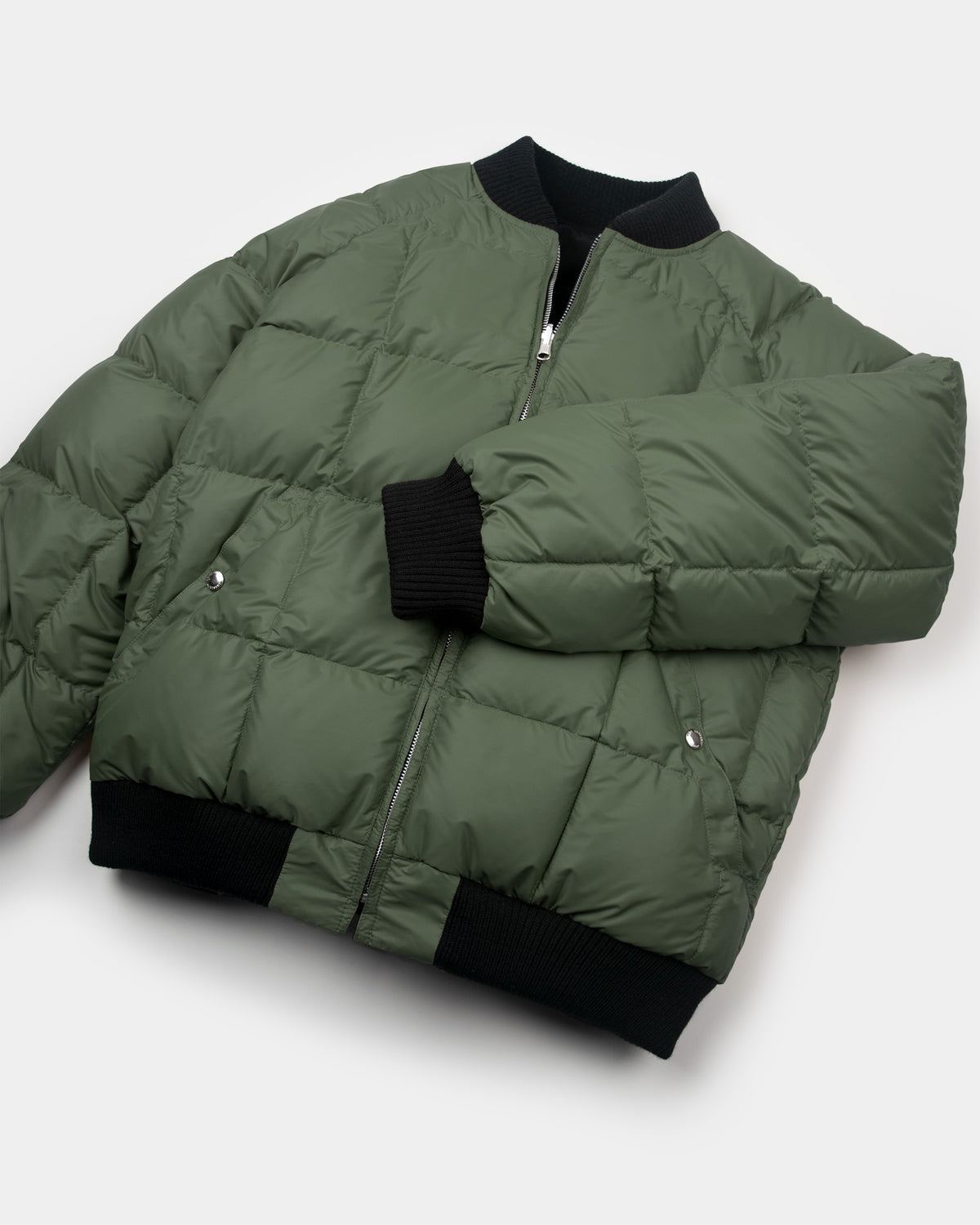 Down Bomber - Reversible - Black and Olive