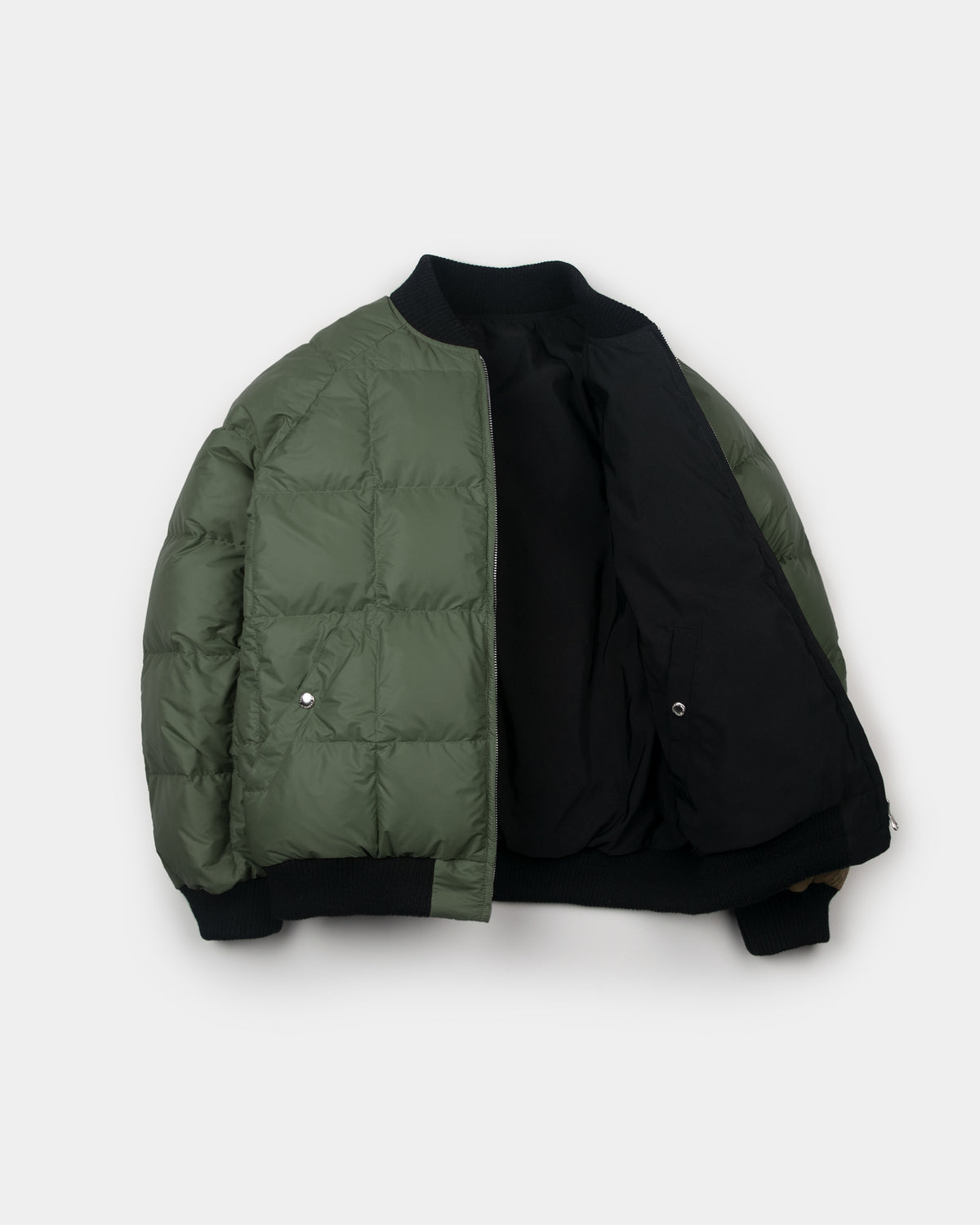 Down Bomber - Reversible - Black and Olive