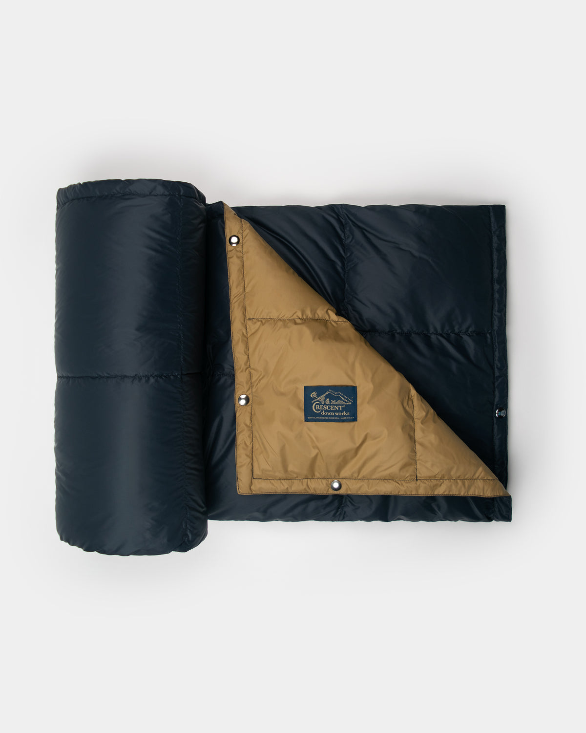 Snap Down Throw Blanket - Black &amp; Dark Tan