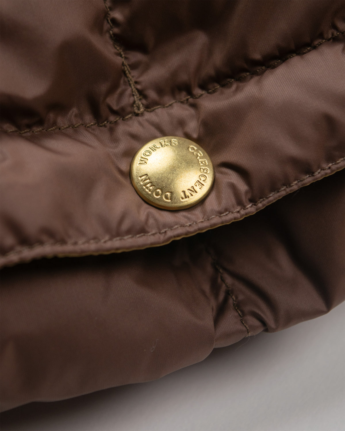 Snap Down Throw Blanket - Nylon - Brown & Dark Tan