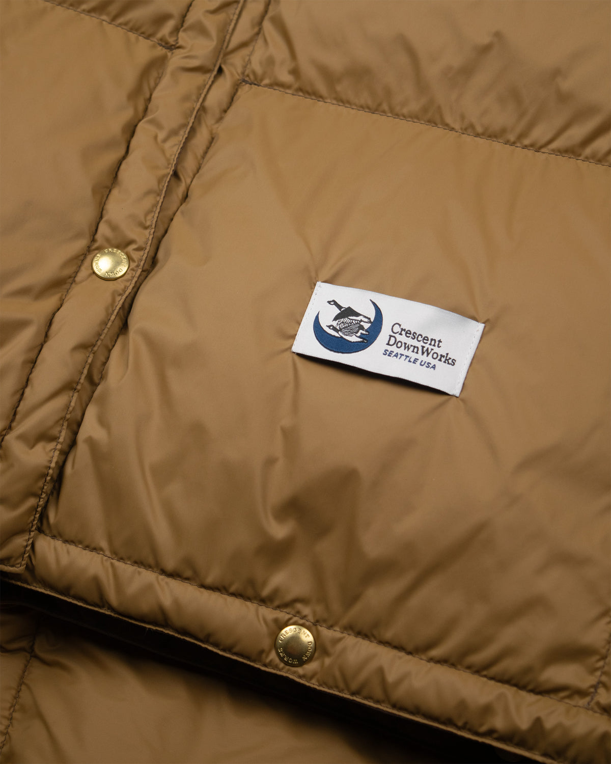 Snap Down Throw Blanket - Nylon - Brown & Dark Tan